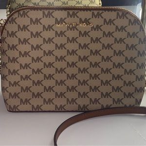 Michael Kors Crossbody Bag